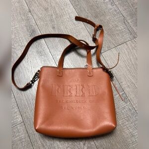 FEED Eleanor Crossbody Bag
Medium-sized crossbody leather bag with zipper $158